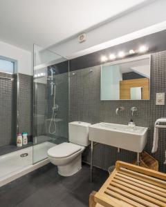 Koupelna v ubytování Tenderia apartment by People Rentals + 10 fotografií
