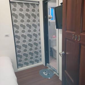 Koupelna v ubytování Lucky Star Homestay