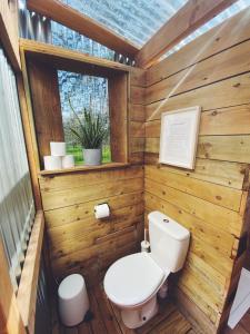Ένα μπάνιο στο White House on Wye Glamping