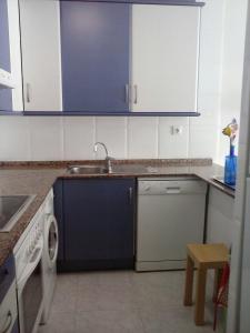 Apartment Cambrils Beach and Center tesisinde mutfak veya mini mutfak