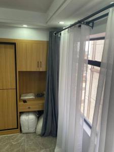 Vonios kambarys apgyvendinimo įstaigoje Lovely 1 Bedroom Apartment in Kilimani, Nairobi