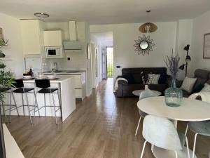 Kuchyňa alebo kuchynka v ubytovaní PUERTO BANUS Apartamento PICASSO