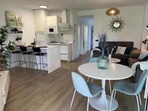 Kuchyňa alebo kuchynka v ubytovaní PUERTO BANUS Apartamento PICASSO