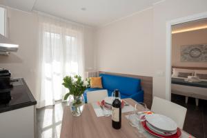 Kuchyň nebo kuchyňský kout v ubytování Brichett Deluxe Rooms