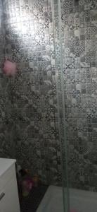 A bathroom at Las súper noches