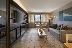 Uma área de estar em Radisson Blu Belo Horizonte Savassi