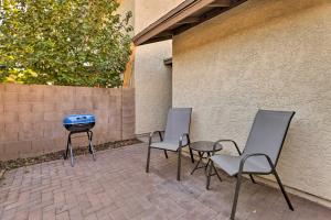 Mynd úr myndasafni af Near Parks and Golf Gilbert Townhome with Pool Access í Gilbert