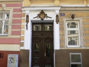 The facade or entrance of Flatprovider Comfort Eduard Apartment - contactless check in