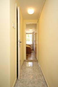 Posteľ alebo postele v izbe v ubytovaní Apartments with a parking space Rabac, Labin - 6414