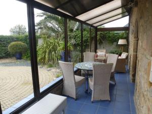 Posedenie v ubytovaní Holiday Home in Terenez by the Lively Port