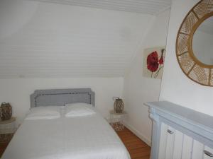 Posteľ alebo postele v izbe v ubytovaní Holiday Home in Terenez by the Lively Port