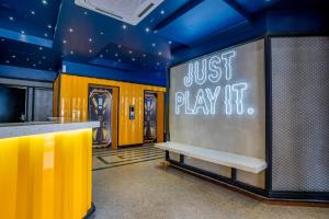 TV a/nebo společenská místnost v ubytování Hotel 28 Chow Kit Kuala Lumpur
