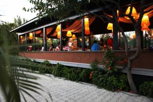 Majutusasutuse Cross Resort Hotel külastajad