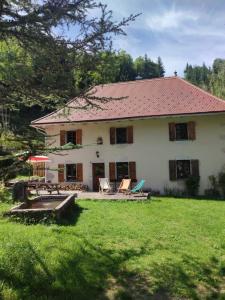 Zahrada ubytování chalet Saint Joseph au coeur du massif de la Chartreuse !