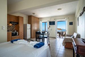 Η κουζίνα ή μικρή κουζίνα στο Afroksilia Villa Yakinthos