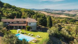 O vedere a piscinei de la sau din apropiere de Hostal de Todi 12, Emma Villas