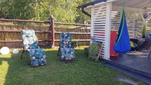 Vonkajšia záhrada v ubytovaní Biały Domek koło Żywca