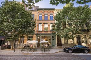 Zgradba, v kateri se nahaja aparthotel
