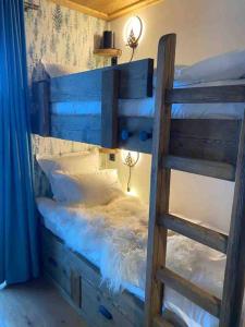 Двуетажно легло или двуетажни легла в стая в Brand New, Lux, apartment In le Praz Courchevel