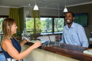 Gæster der bor på San Lameer Villa 3108 - 4 Bedroom Standard - 8 pax - San Lameer Rental Agency + 21 billeder