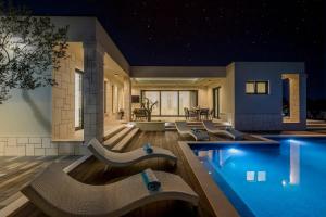 Bazén v ubytovaní Maglica Exclusive Residence alebo v jeho blízkosti + 30 fotografií