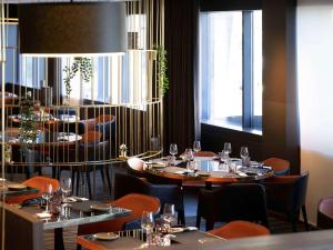 Restoran või mõni muu söögikoht majutusasutuses Pullman Brussels Centre Midi