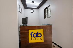 TV a/nebo společenská místnost v ubytování FabExpress Comfort stay - Nr Mumbai International Airport