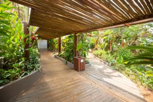 Um jardim em Juquehy Praia Hotel