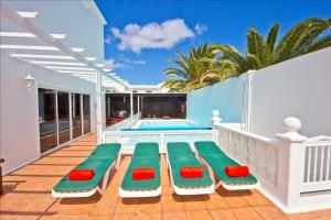 Basen w obiekcie Great Costa Teguise Home Villa Luz De La Fragata 4 Bedrooms Private Pool Central Location lub w pobliżu
