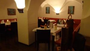 A seating area at Steinhauswirt