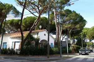 The surrounding neighborhood or a neighborhood close to the holiday home