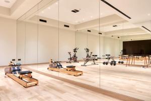 Posilňovňa alebo fitness centrum v ubytovaní Grand Hotel Kalamata