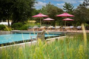 Bazén v ubytování Aalernhüs hotel & spa nebo v jeho okolí