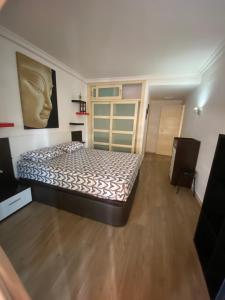 a bedroom with a bed in a room at Vivienda Vacacional Krises in Puerto de Santiago