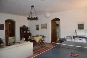 Stolný tenis v ubytovaní Olive Cottage alebo v jeho okolí