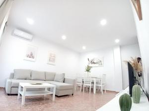 A seating area at Balcón del Cardenal