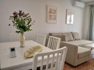 A seating area at Balcón del Cardenal