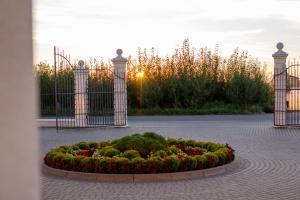 Ogród w obiekcie Parisel Palace Centrum Konferencyjno-Wypoczynkowe Klimki pod Łukowem