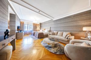 A seating area at Hotel De Reve Galata-Special Class