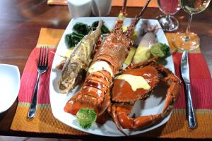 Makanan di atau berdekatan resort