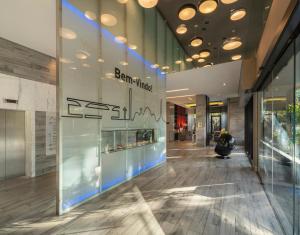 O saguão ou recepção de Radisson Blu Belo Horizonte Savassi