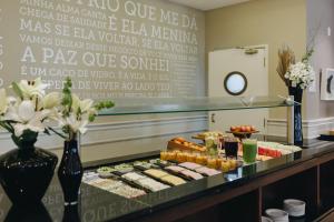Comida no hotel ou em algum lugar perto