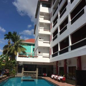 Bazén v ubytování Mekong Angkor Palace Hotel nebo v jeho okolí