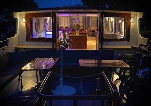 阿姆斯特丹Unique Hotelboat botel Lena Maria的相册照片