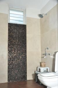 Un baño de JSR Homes