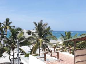 Vue sur la piscine de l'établissement Sun Island ou sur une piscine à proximité