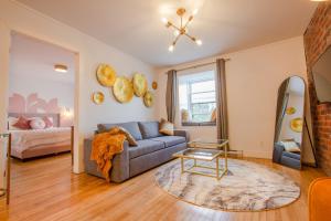 Posezení v ubytování GATSBY - SelfCheckIn - Rooftop - Terraces - St-Denis