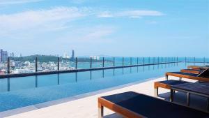 Fotografie z fotogalerie ubytování Amazing Centrally Located Condo With Infinity Pool v destinaci Pattaya Central
