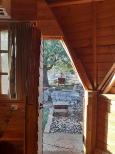 Fotografie z fotogalerie ubytování בקתת עץ בחורש במנות - דום גיאודזי - Wooden cabin in Manot v destinaci Manot