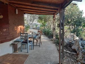 Fotografie z fotogalerie ubytování בקתת עץ בחורש במנות - דום גיאודזי - Wooden cabin in Manot v destinaci Manot